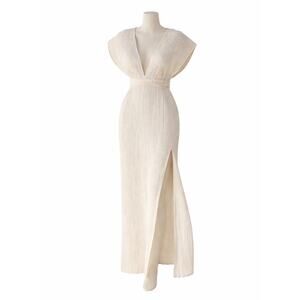 Savannah Morrow NWT  Size M/L The Label The Kamala Crinkle Maxi Dress Cream